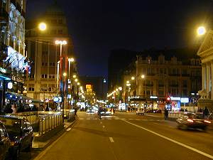 Boulevard Anspach at night - click to enlarge - anklicken zum Vergrern, mit ALT+F4 wieder schliessen